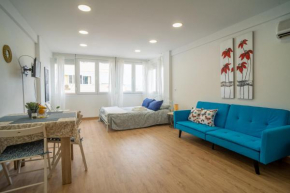 Apt. p/3 10' from the beach w/Wifi in Torremolinos, Torremolinos